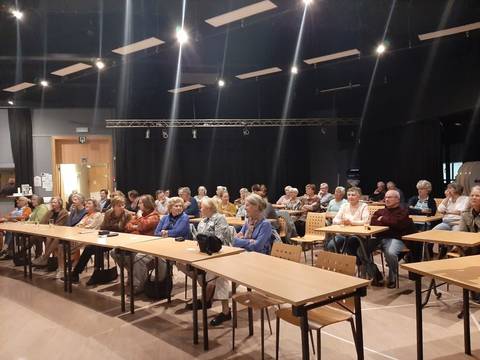 Foto 15 van 34 uit het album Demonstratie bloemschikken (2022)