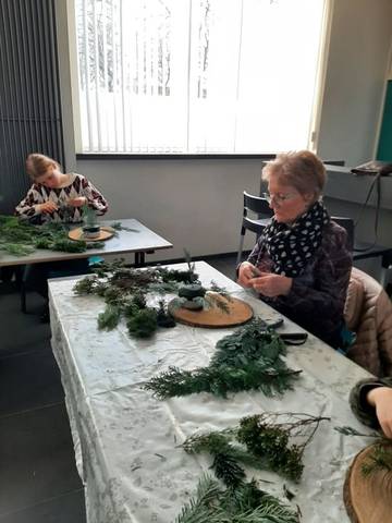 Foto 6 van 20 uit het album Kerstbloemschikken voor kinderen (2022)