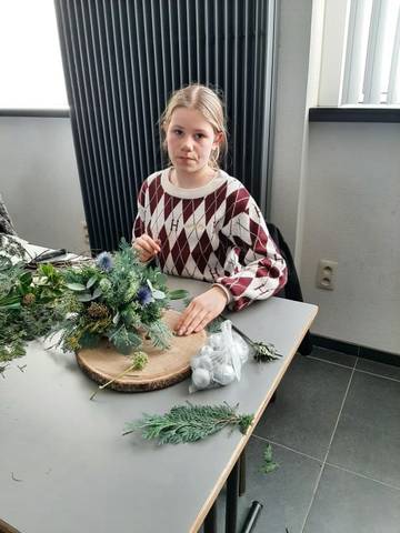 Foto 10 van 20 uit het album Kerstbloemschikken voor kinderen (2022)