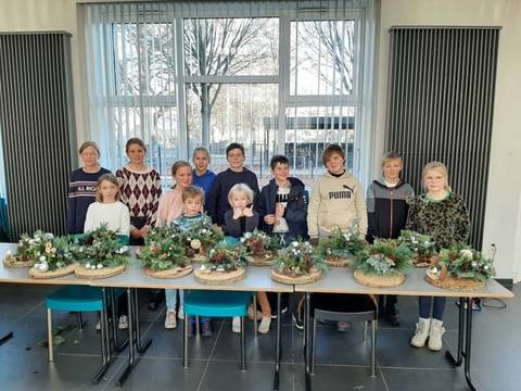 Foto 16 van 20 uit het album Kerstbloemschikken voor kinderen (2022)