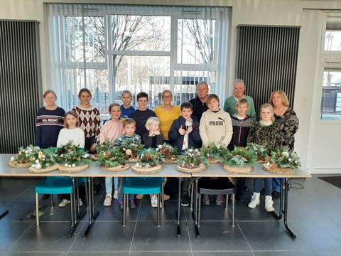 Foto 17 van 20 uit het album Kerstbloemschikken voor kinderen (2022)