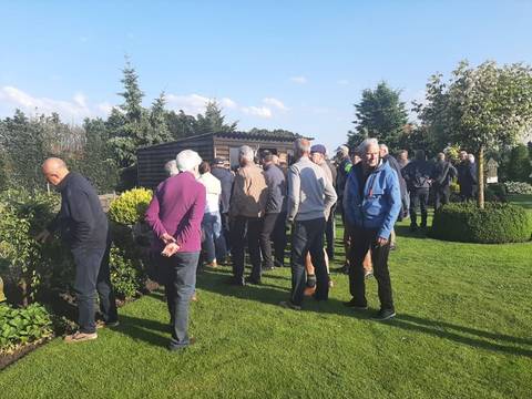 Foto 3 van 7 uit het album Praktische tuinles in juni (2022)