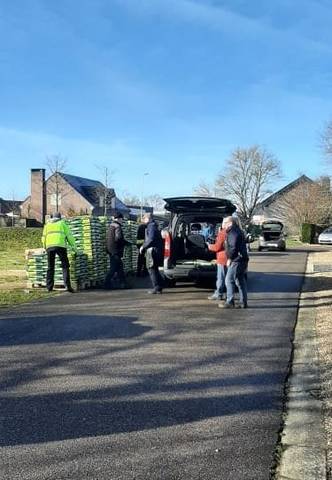 Foto 3 van 11 uit het album Verdeling potgrond (2023)