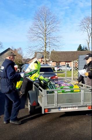 Foto 7 van 11 uit het album Verdeling potgrond (2023)