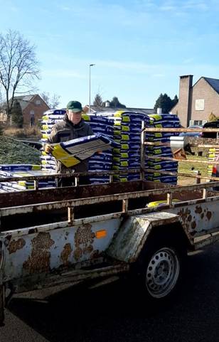 Foto 8 van 11 uit het album Verdeling potgrond (2023)
