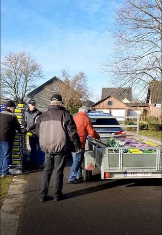 Foto 9 van 11 uit het album Verdeling potgrond (2023)