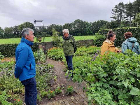 Foto 6 van 39 uit het album Bloei en de Tuinhierdagen (2024)