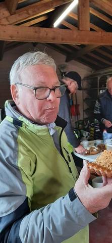 Foto 7 van 10 uit het album Verdeling potgrond (2024)